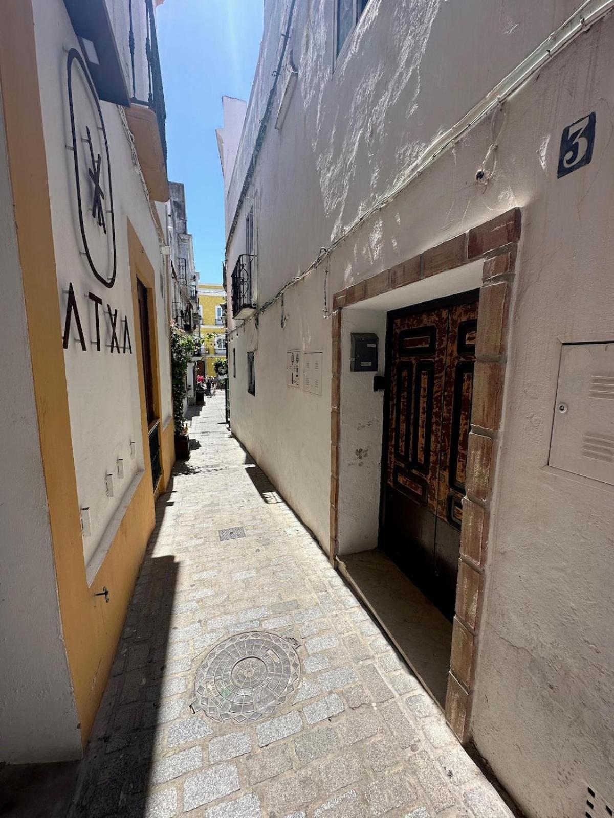 Apartment In Old Town With Roof Terrace And Fibre, Tarifa Exteriör bild